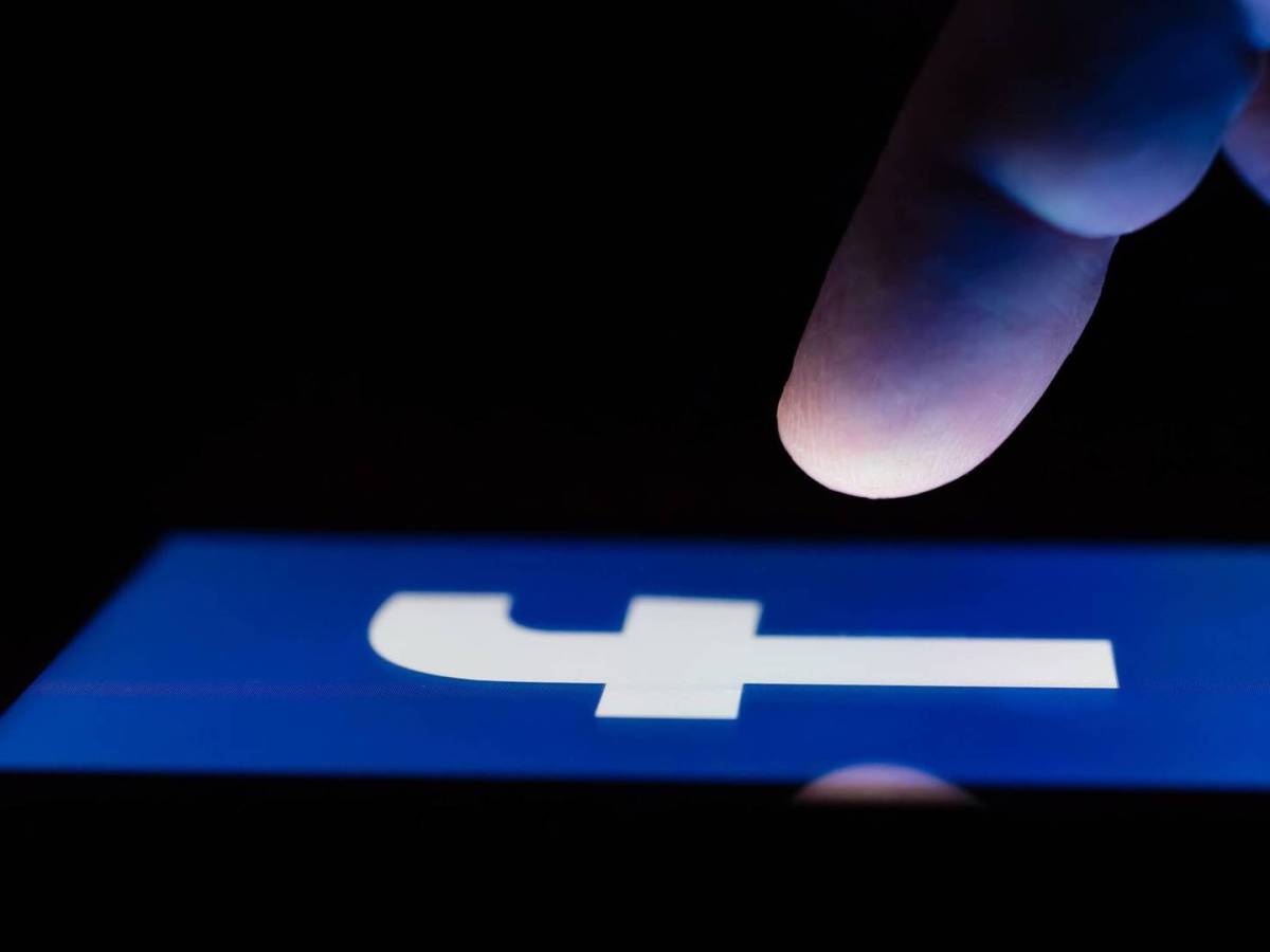 Facebook pagará 52 M a moderadores de contenido por los problemas mentales que desarrollaron&nbsp;trabajando.